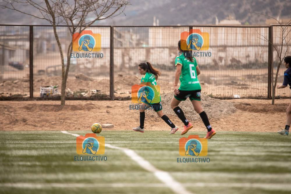 Fotografía del evento Oscar Aldunate Vs Femenina Dominos