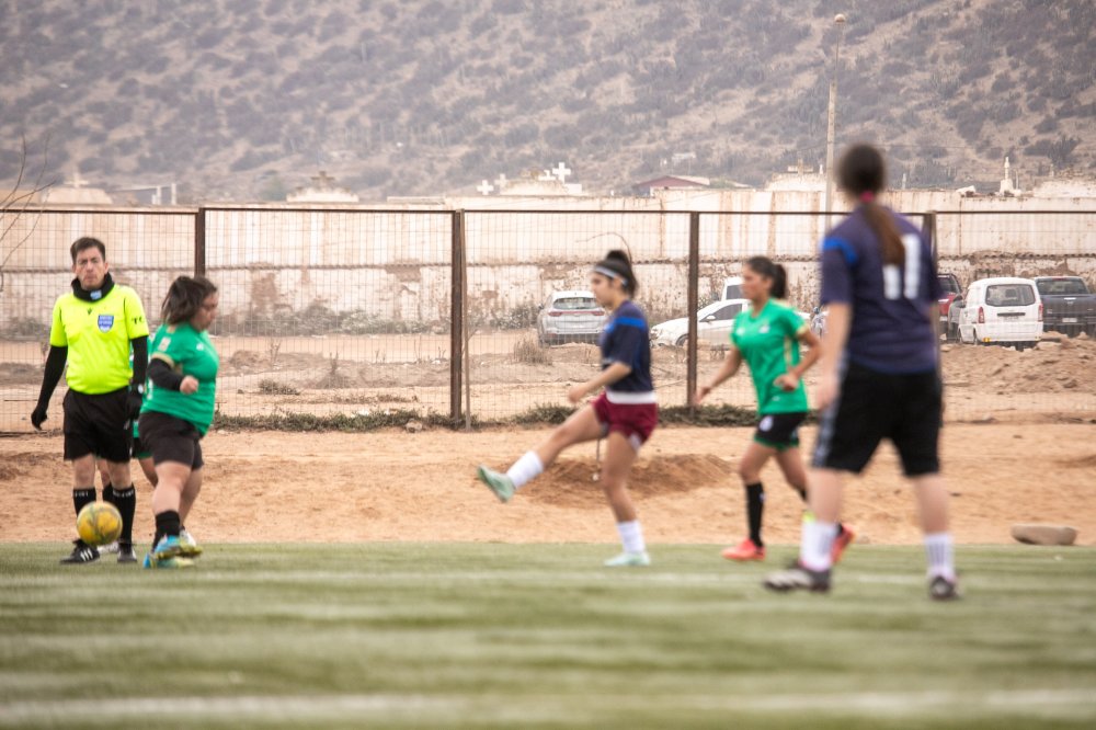 Fotos del evento deportivo Oscar Aldunate Vs Femenina Dominos