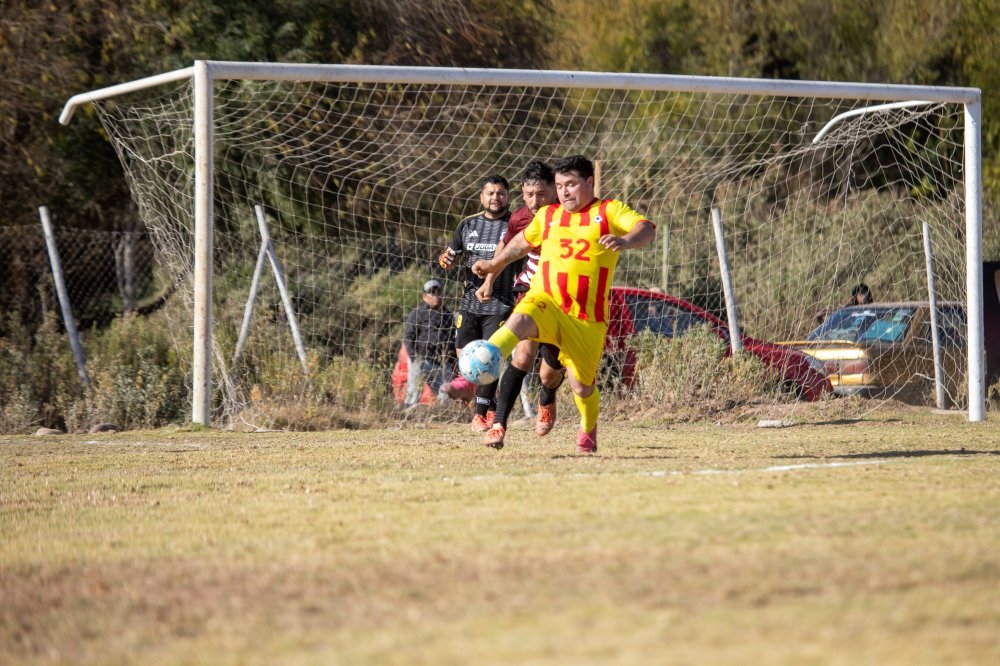 Fotos del evento deportivo Cd Estrella Roja Vs Cd Quilacan Honor