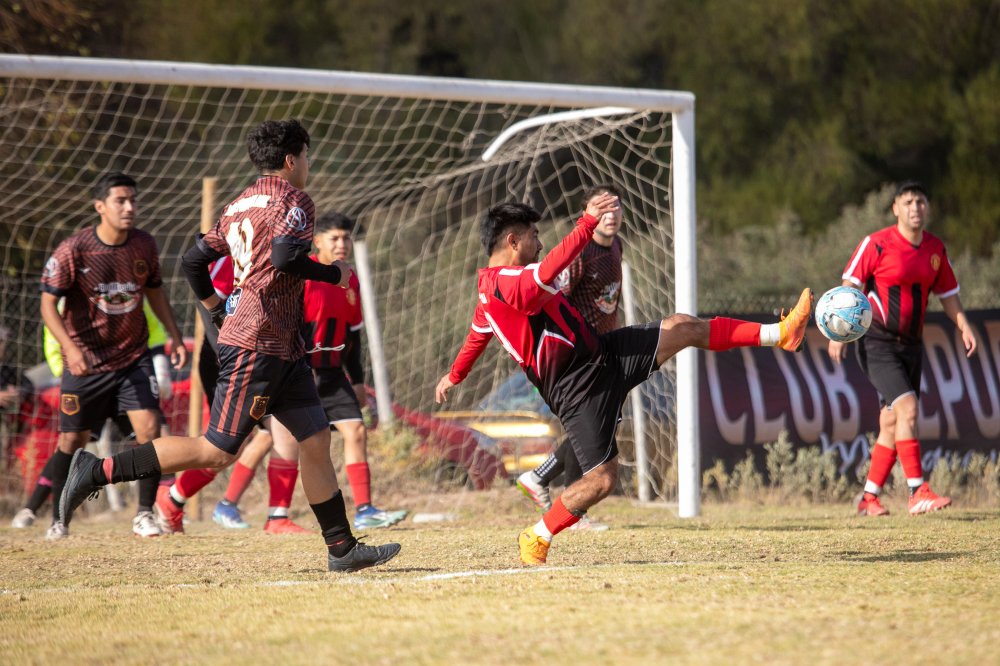 Fotos del evento deportivo Cd Estrella Roja Vs Cd Quilacan Primera